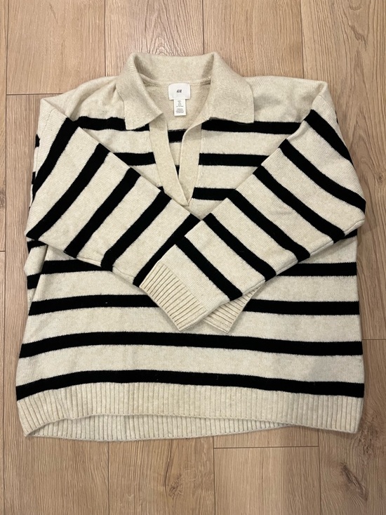 H&M Sweaters - Fine-Knit Collared Sweater